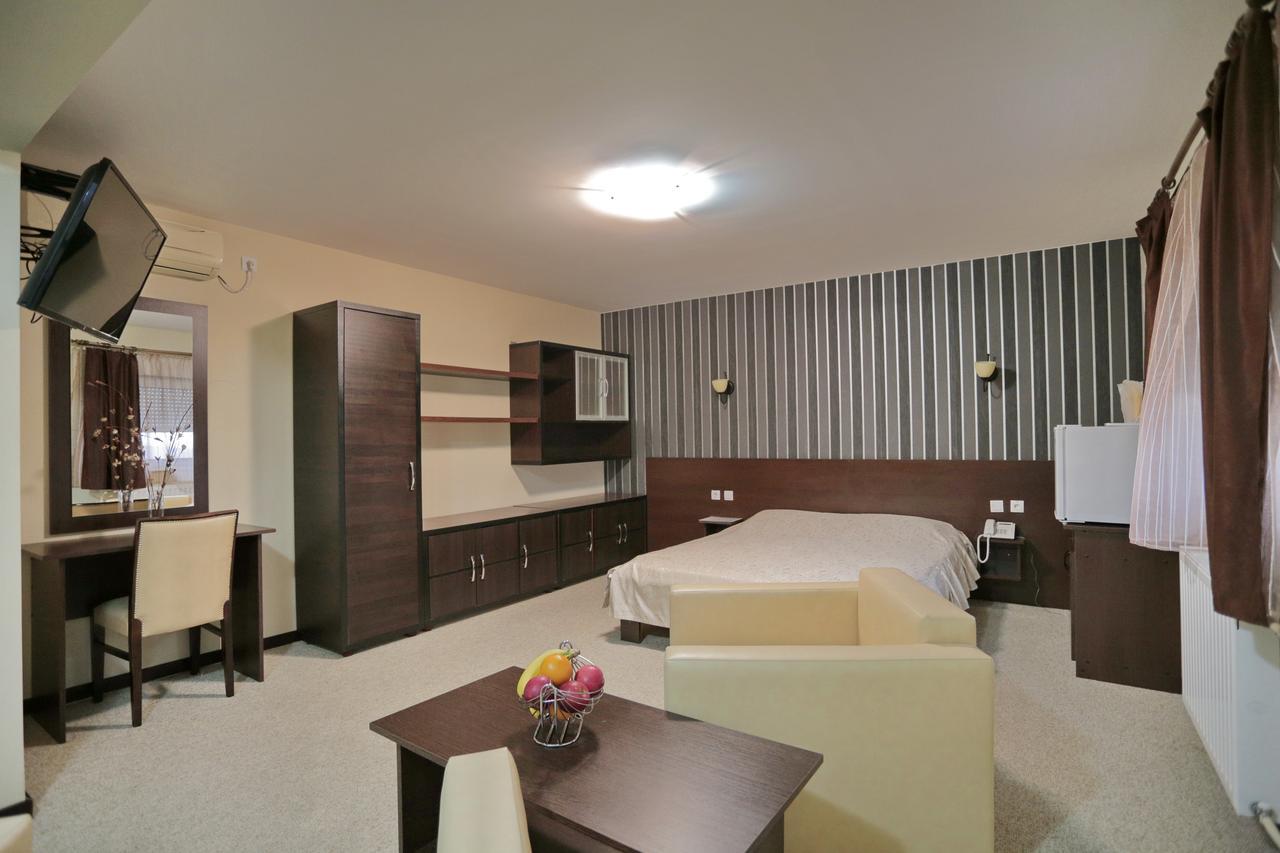 Motel Knez Sombor Buitenkant foto